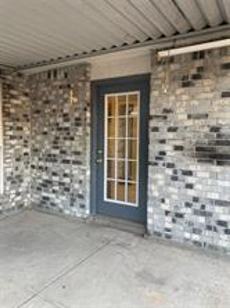 Garland House: 2918 Lake Valley Dr
