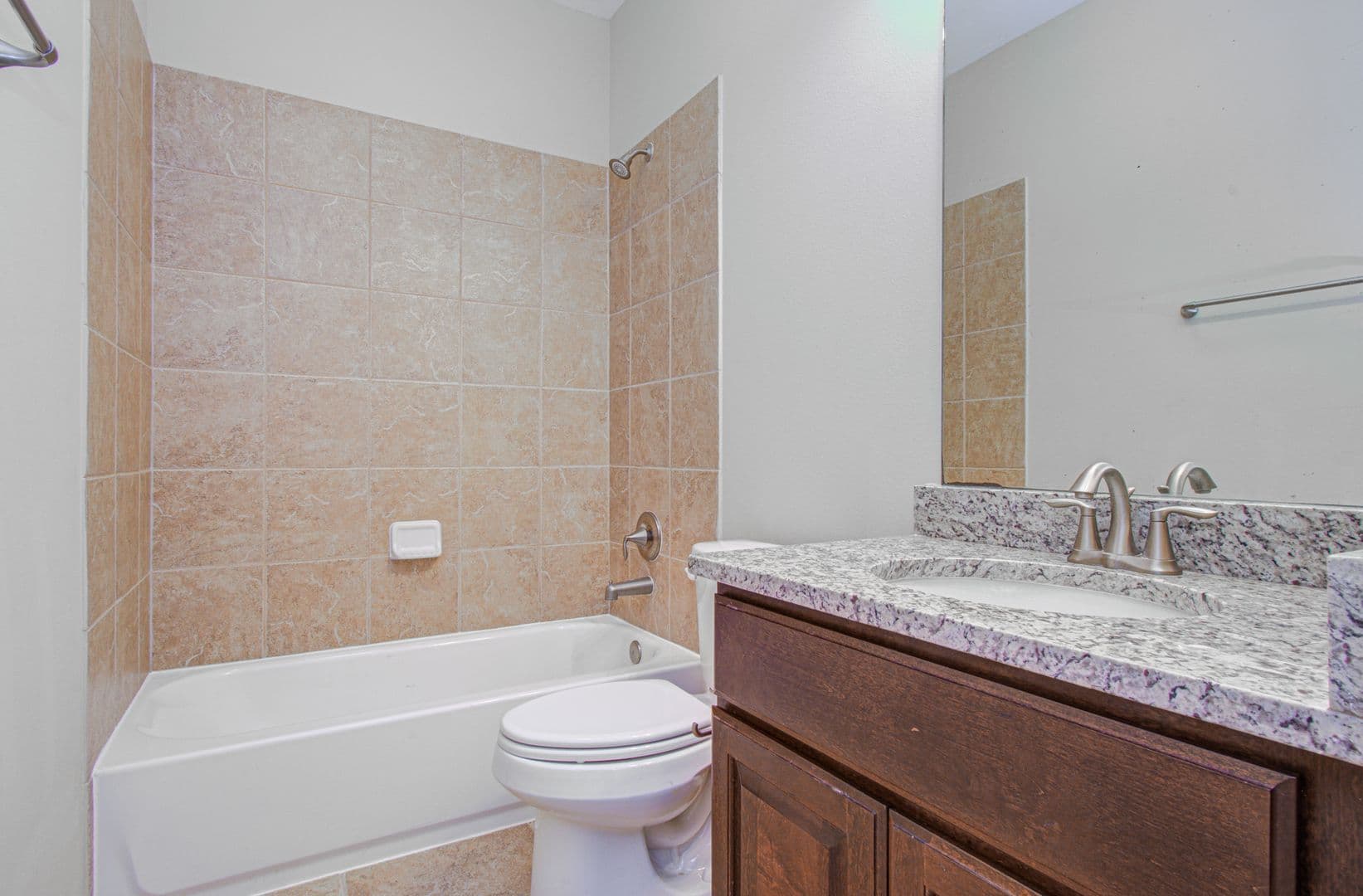 Sugarland House: 5711 Avon Landing Lane