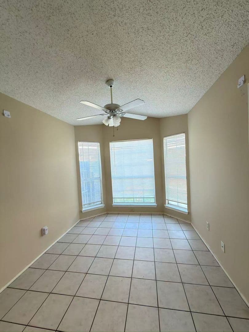 Garland House: 2918 Lake Valley Dr