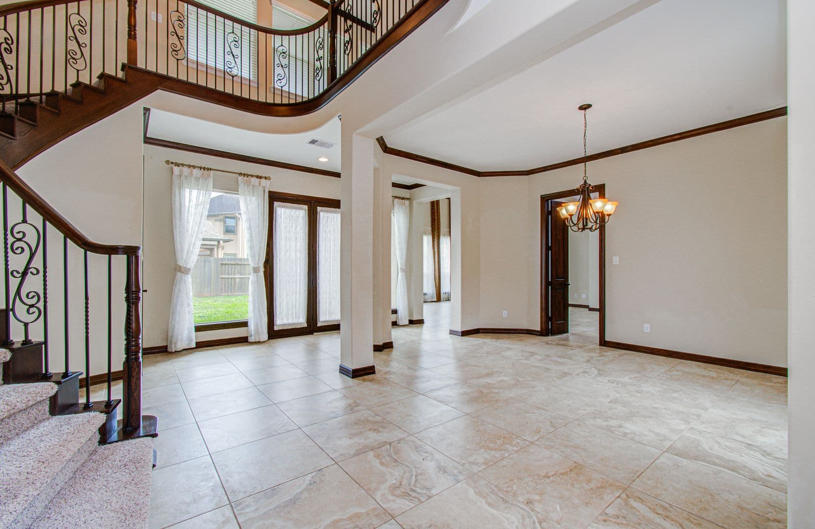 Sugarland House: 5711 Avon Landing Lane