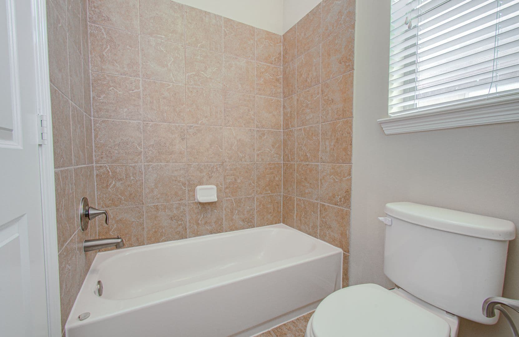 Sugarland House: 5711 Avon Landing Lane
