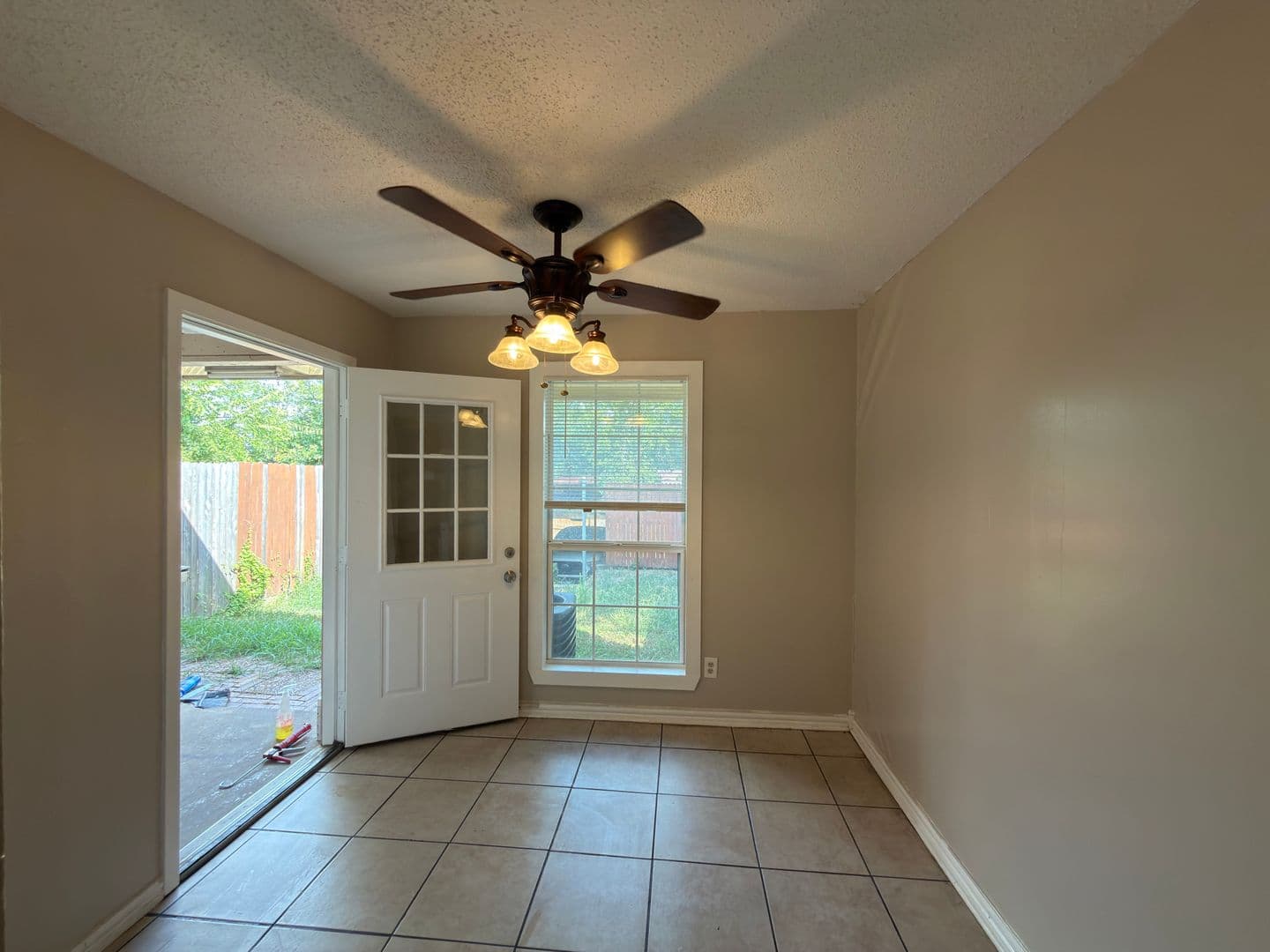 Garland House: 358 Valley Park Dr