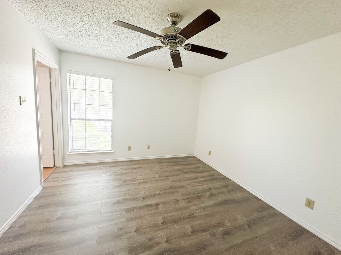 Addison Condo: 16301 Ledgemont Lane Unit#273B