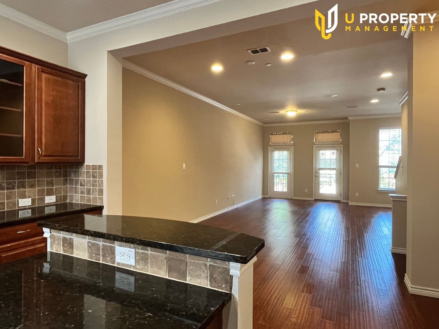 Addison House: 15831 Breedlove Pl