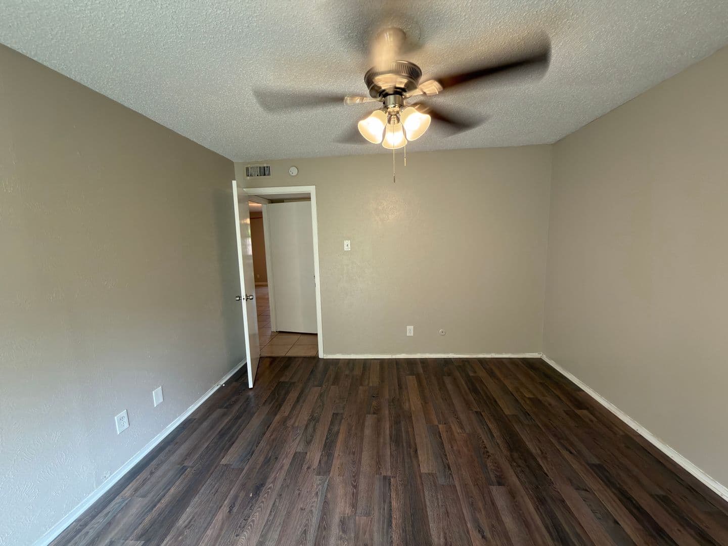 Garland House: 358 Valley Park Dr