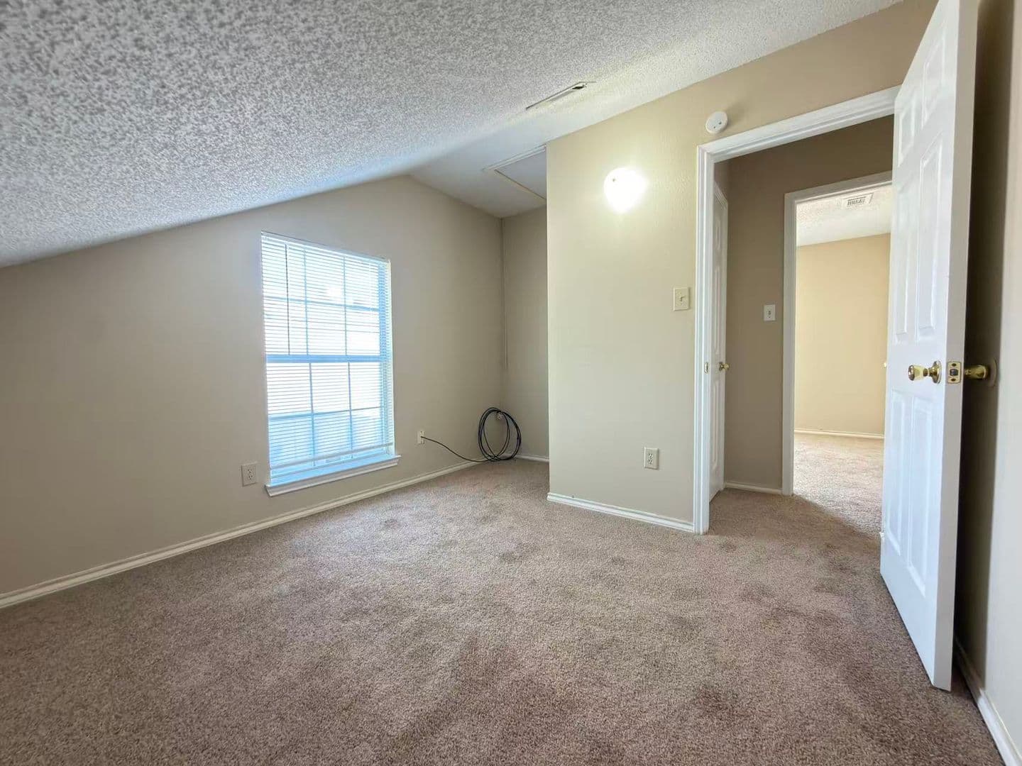 Garland House: 2918 Lake Valley Dr