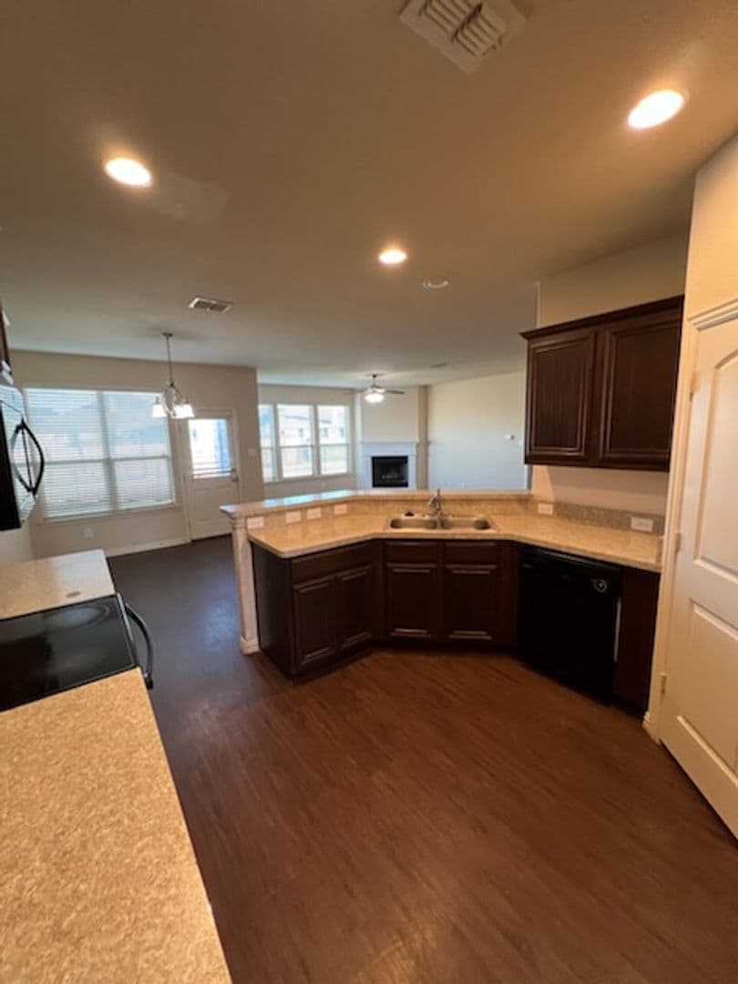 Forest Hill House: 3729 Caladium Ln,