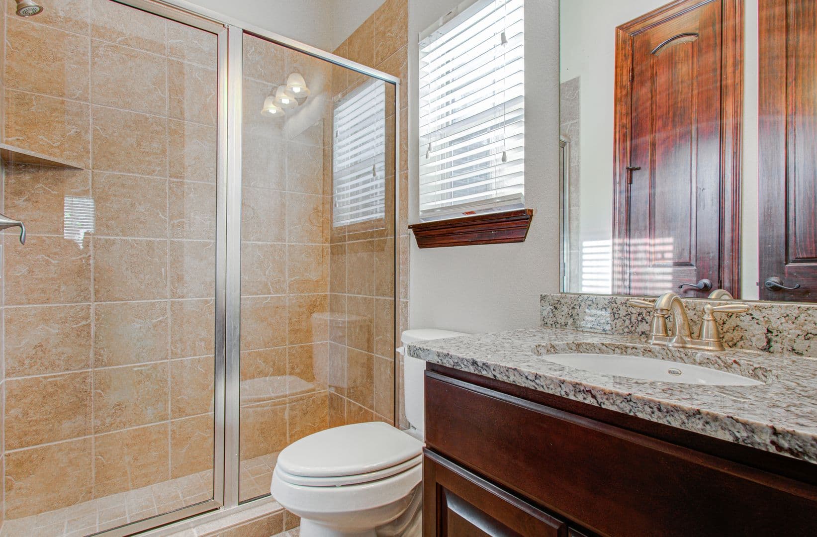 Sugarland House: 5711 Avon Landing Lane