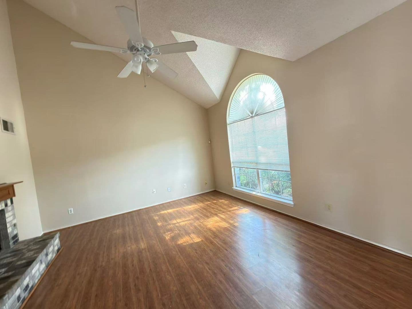 Garland House: 2918 Lake Valley Dr