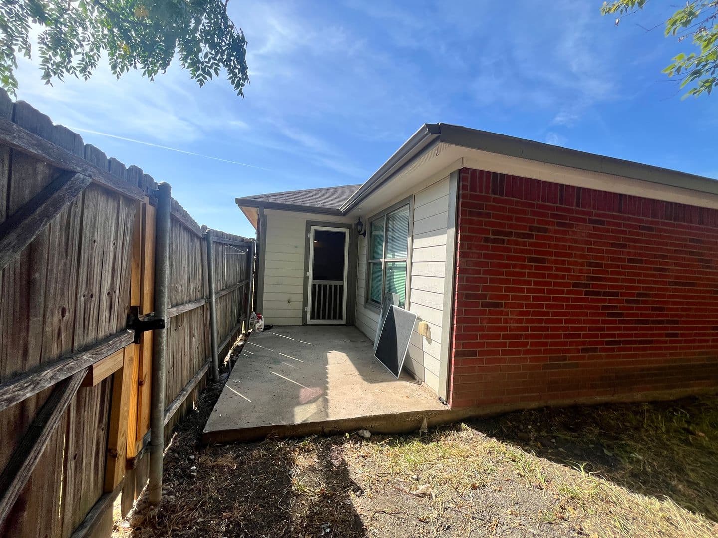 Garland Multiplex: 1129 Weston Dr