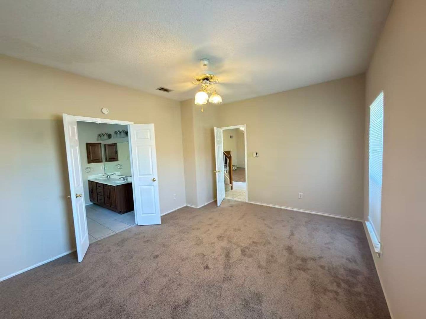 Garland House: 2918 Lake Valley Dr