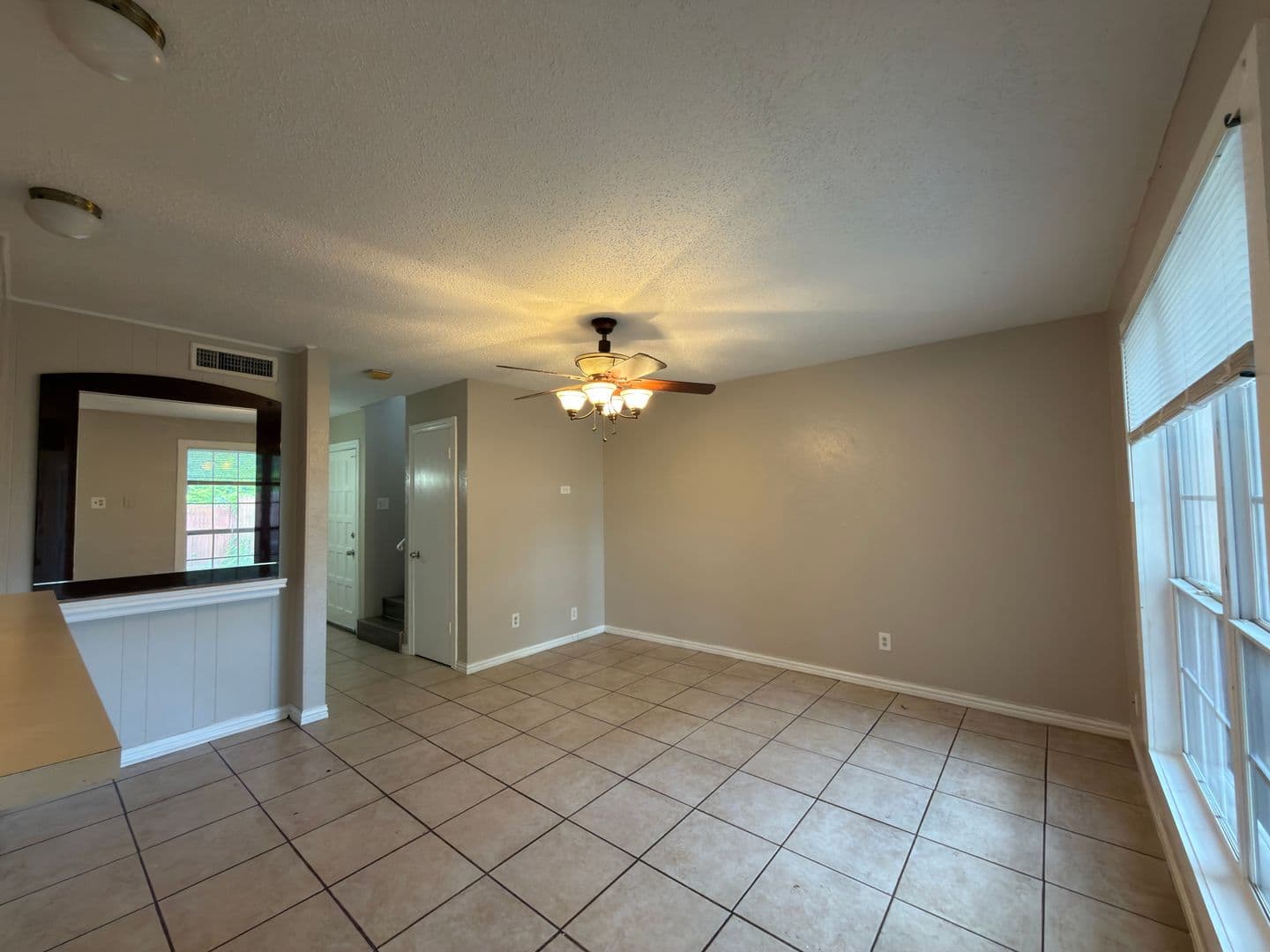 Garland House: 358 Valley Park Dr