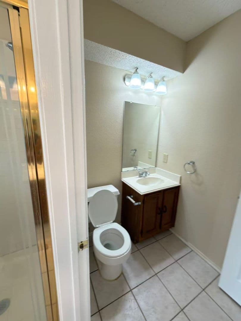 Garland House: 2918 Lake Valley Dr