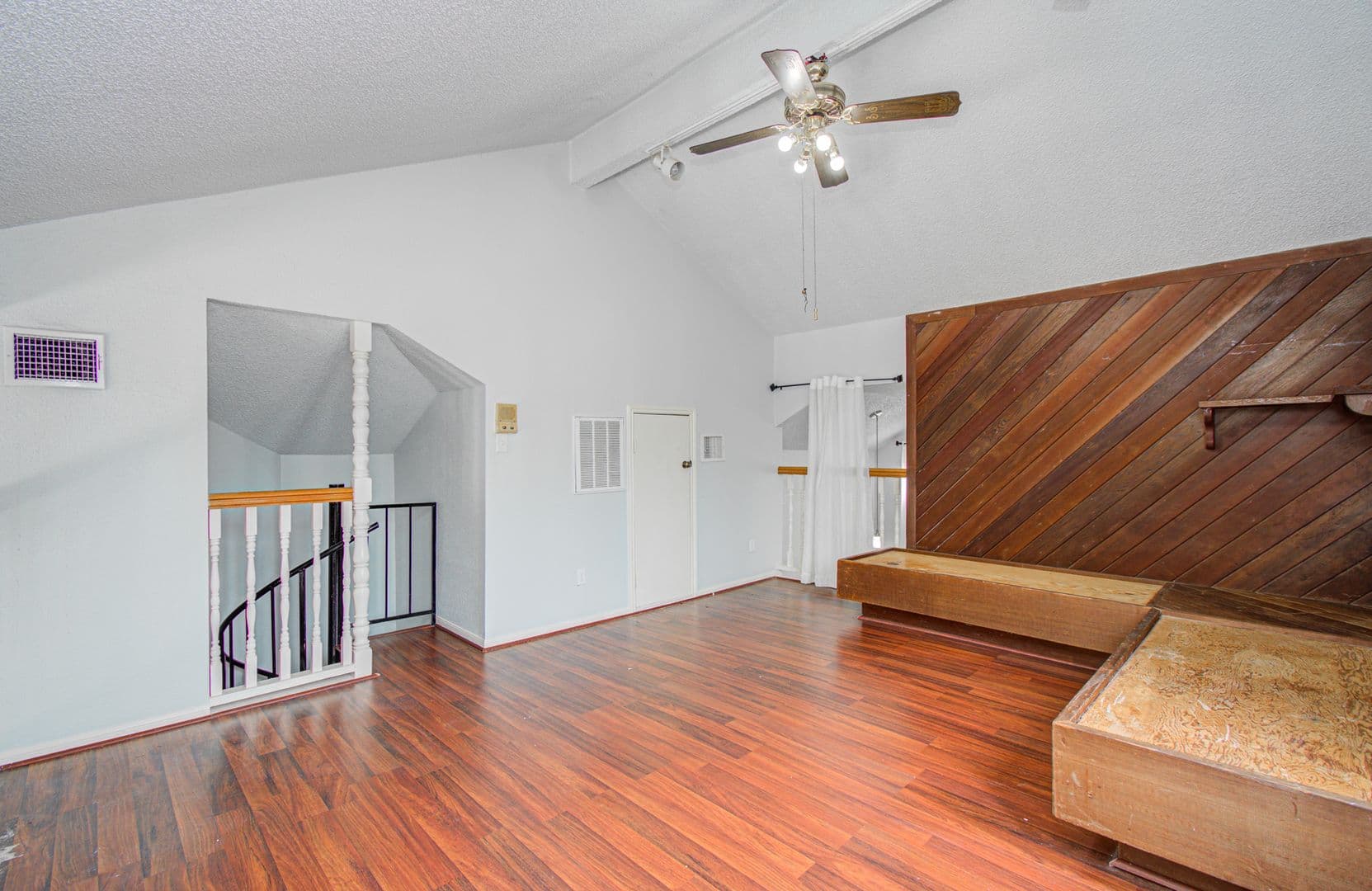 Houston House: 6823 Puerta Vista Ln