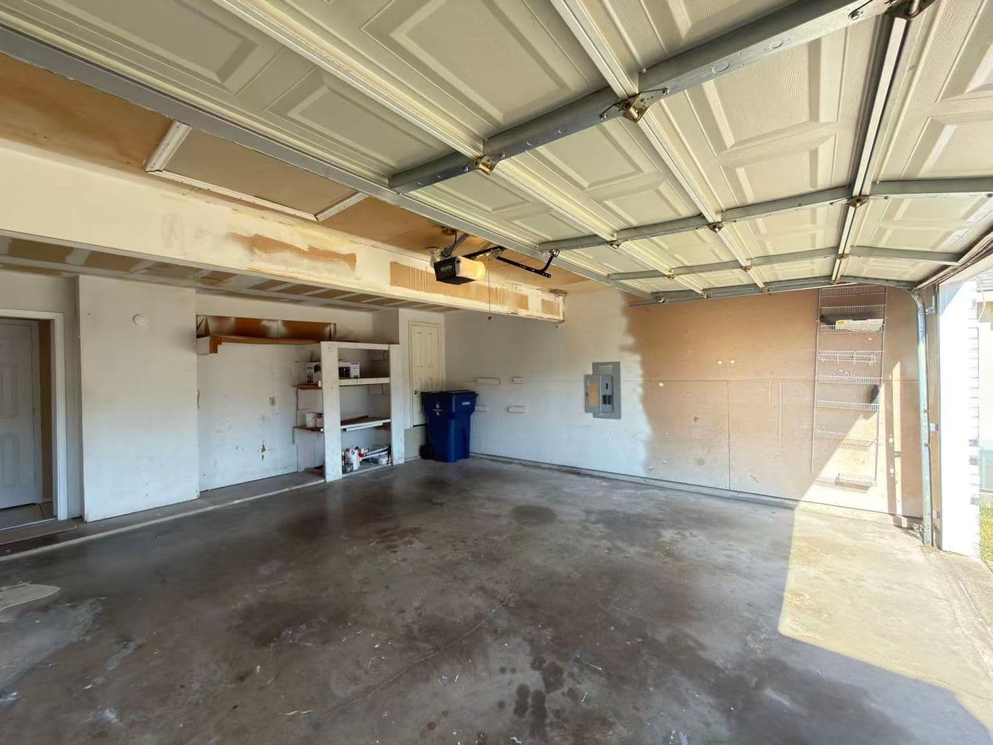 Garland House: 2918 Lake Valley Dr