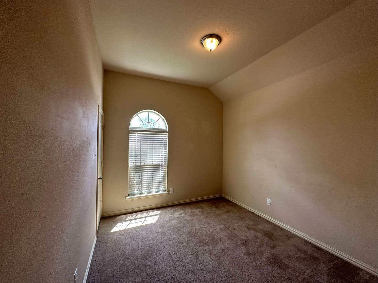 Forest Hill, House: 7420 Rose Crest Blvd,