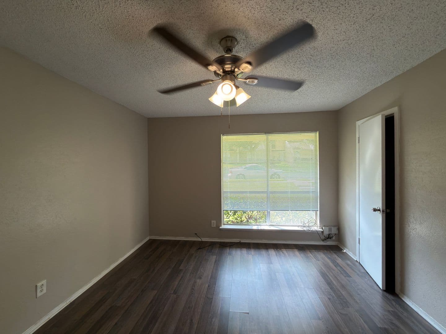 Garland House: 358 Valley Park Dr