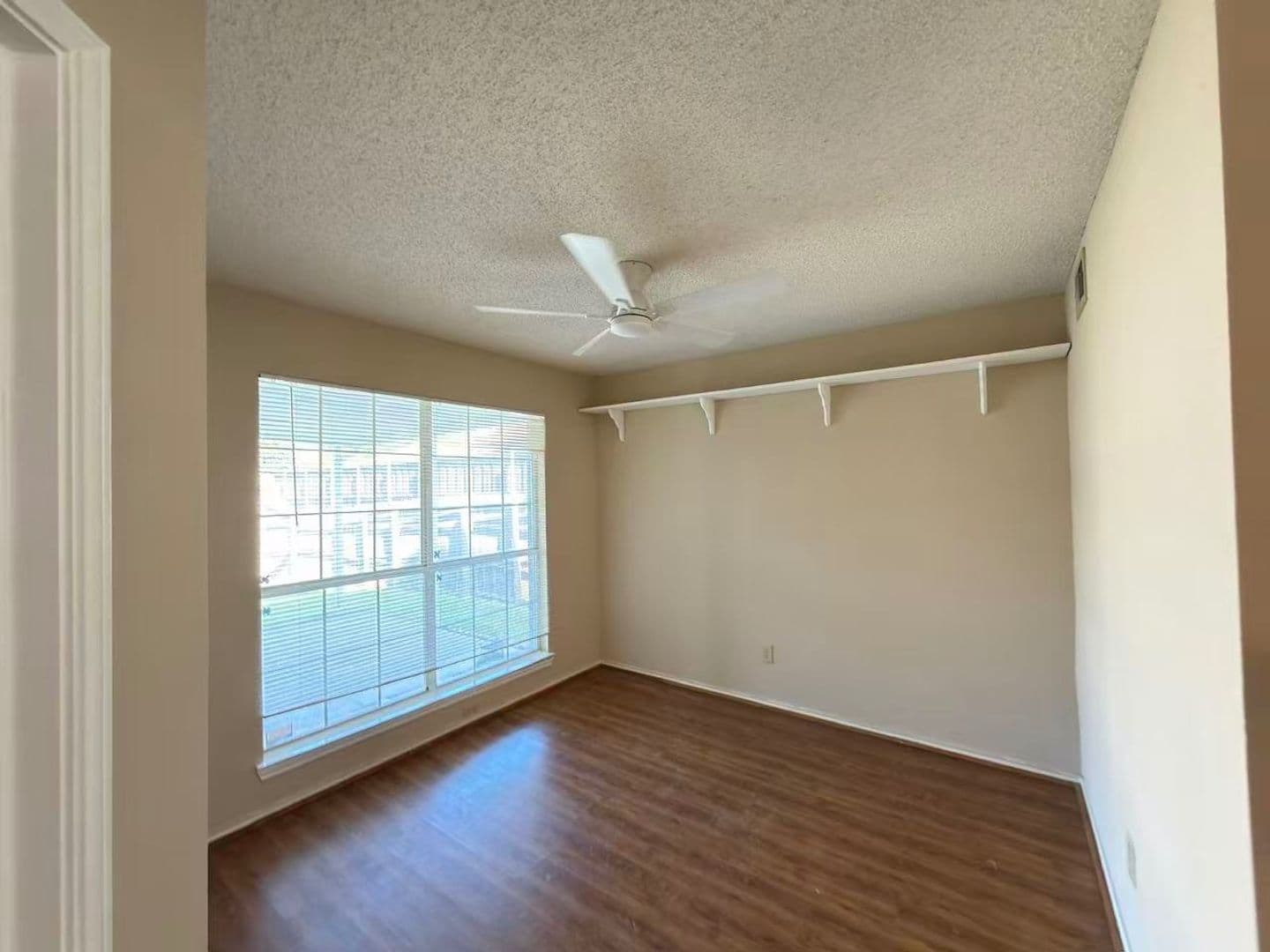 Garland House: 2918 Lake Valley Dr