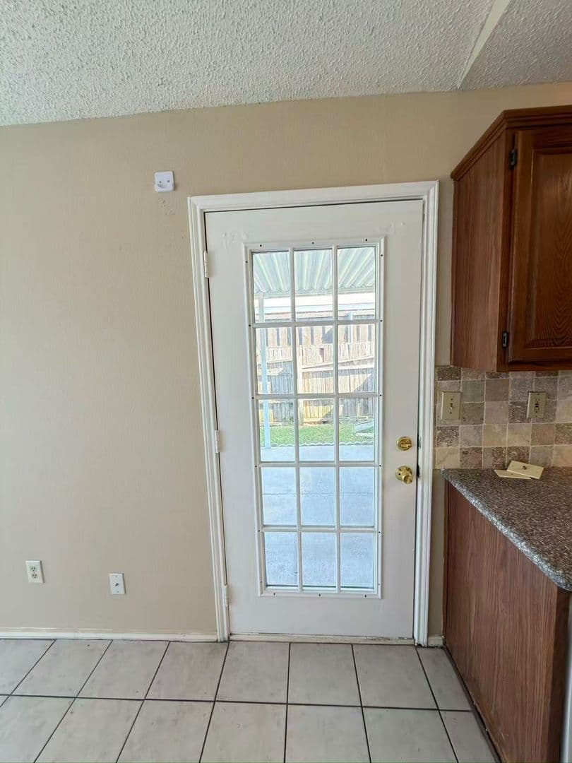 Garland House: 2918 Lake Valley Dr