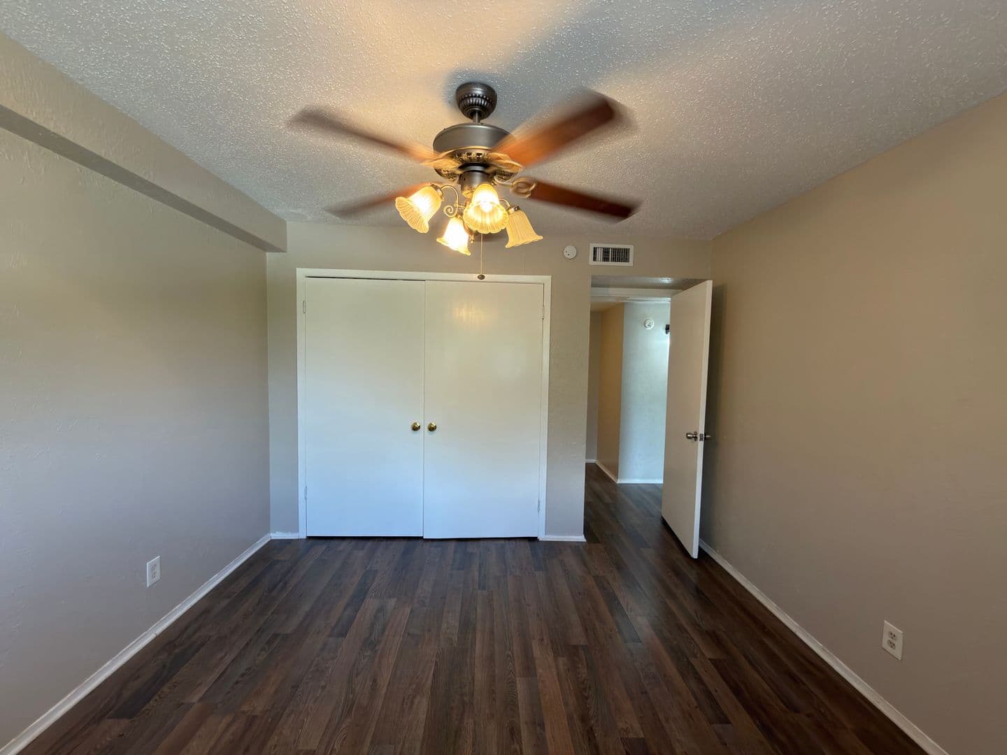 Garland House: 358 Valley Park Dr