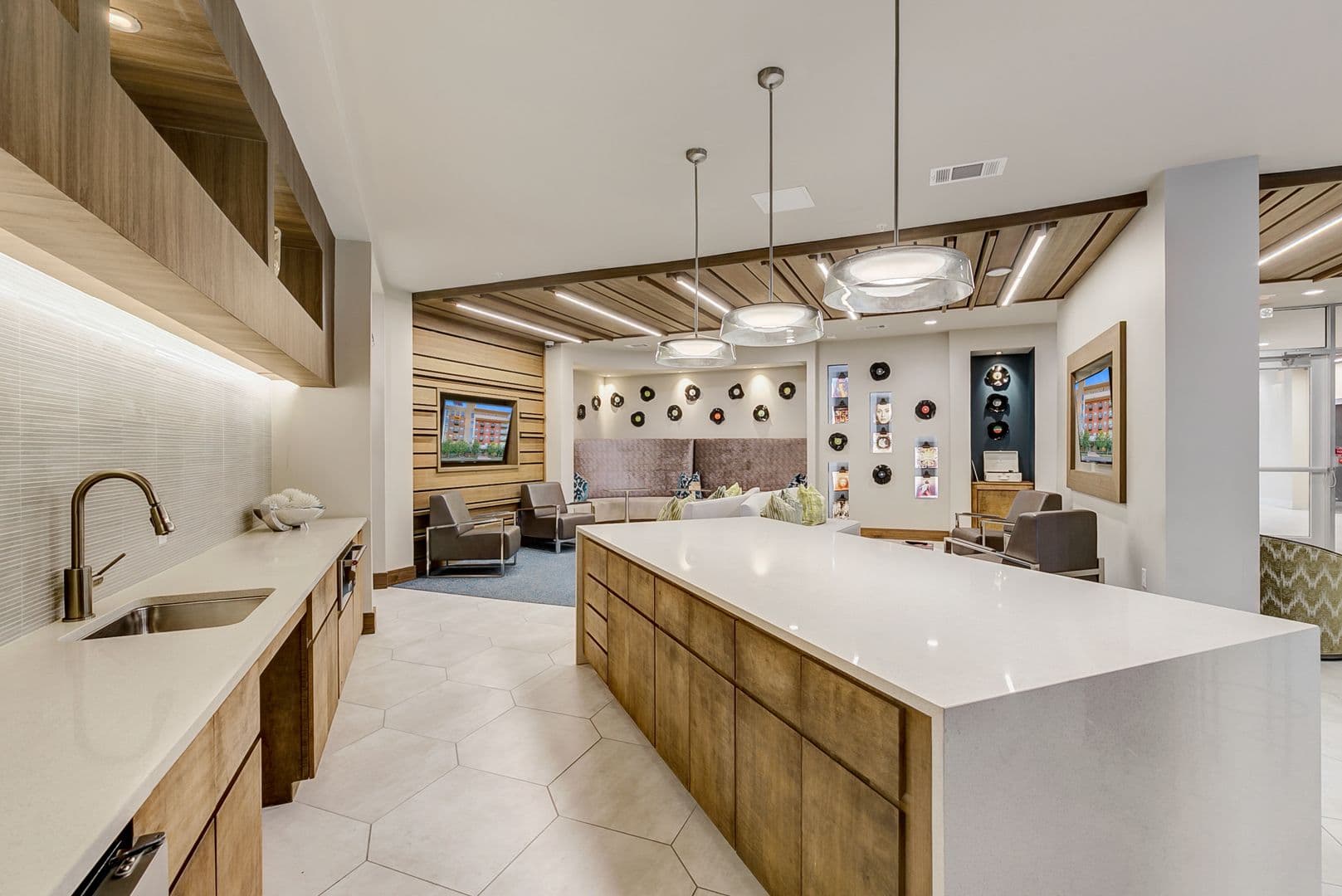 Dallas Apartment: 3411 Oak Grove Ave.