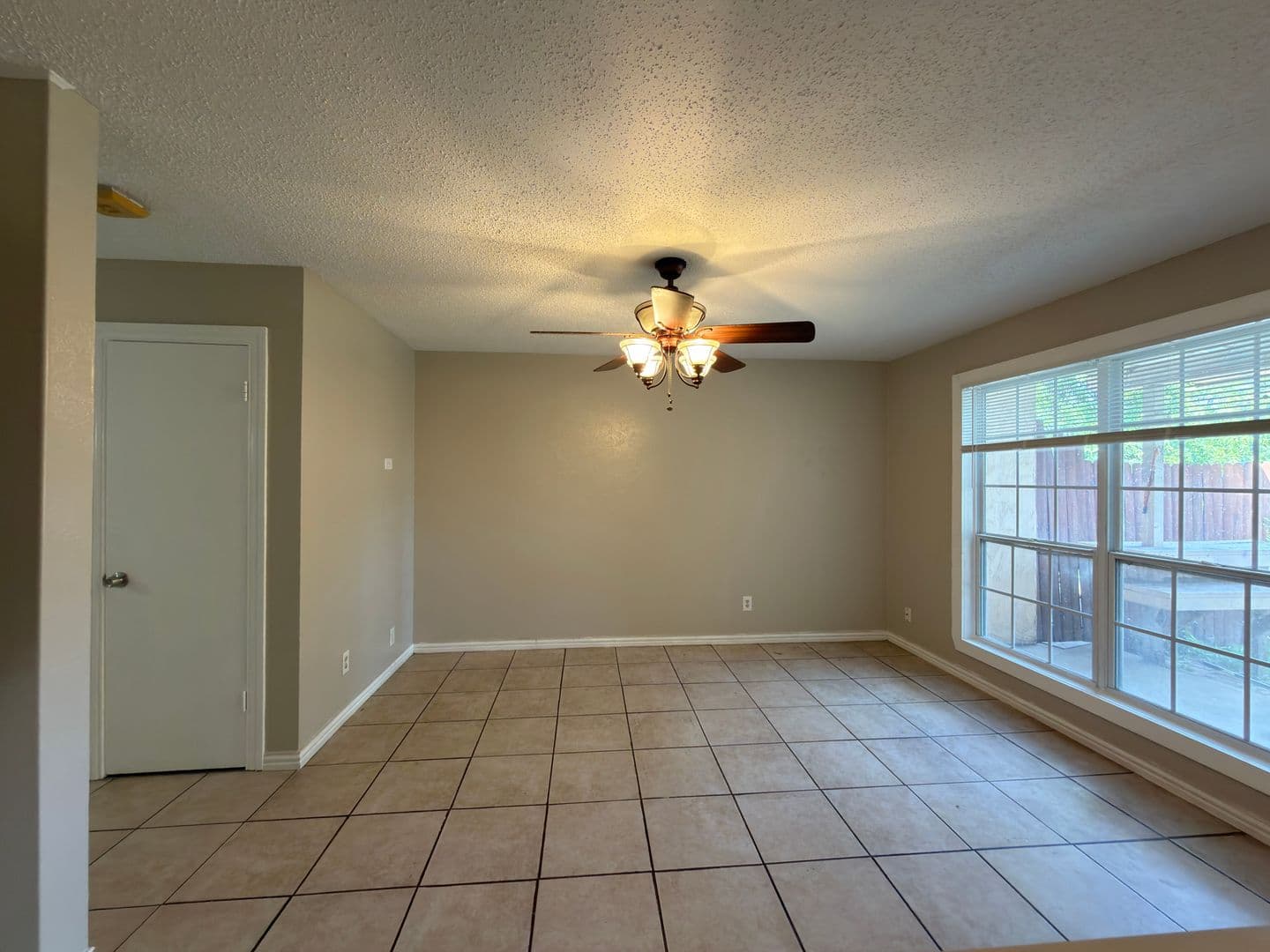 Garland House: 358 Valley Park Dr