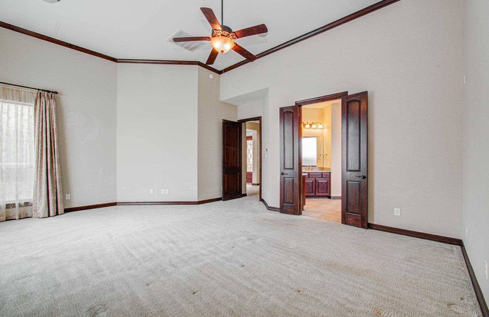 Sugarland House: 5711 Avon Landing Lane