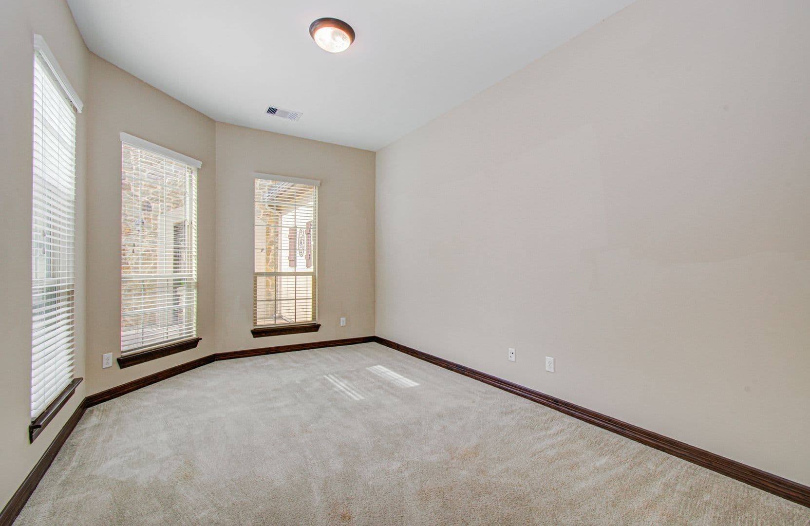Sugarland House: 5711 Avon Landing Lane