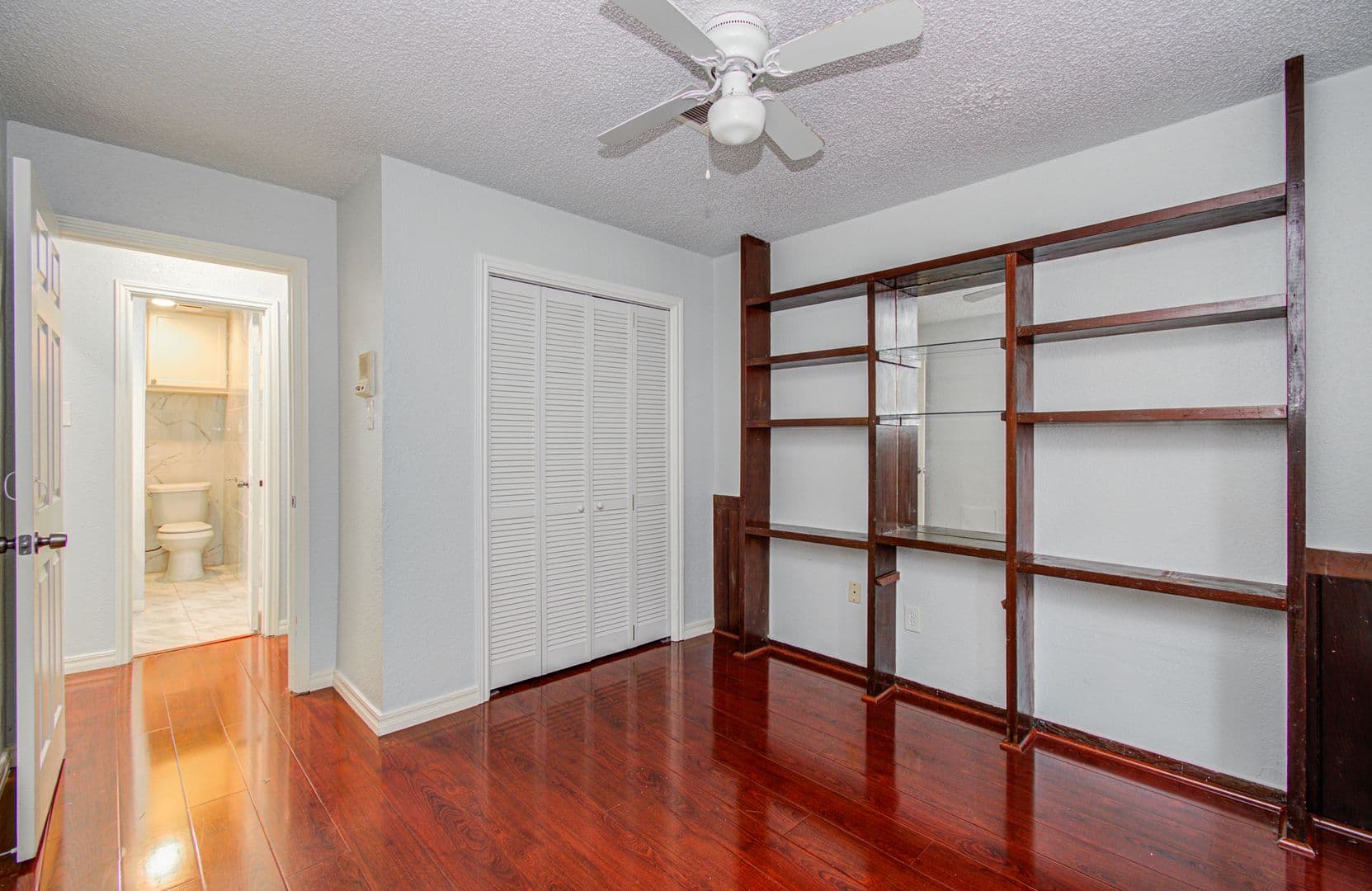 Houston House: 6823 Puerta Vista Ln