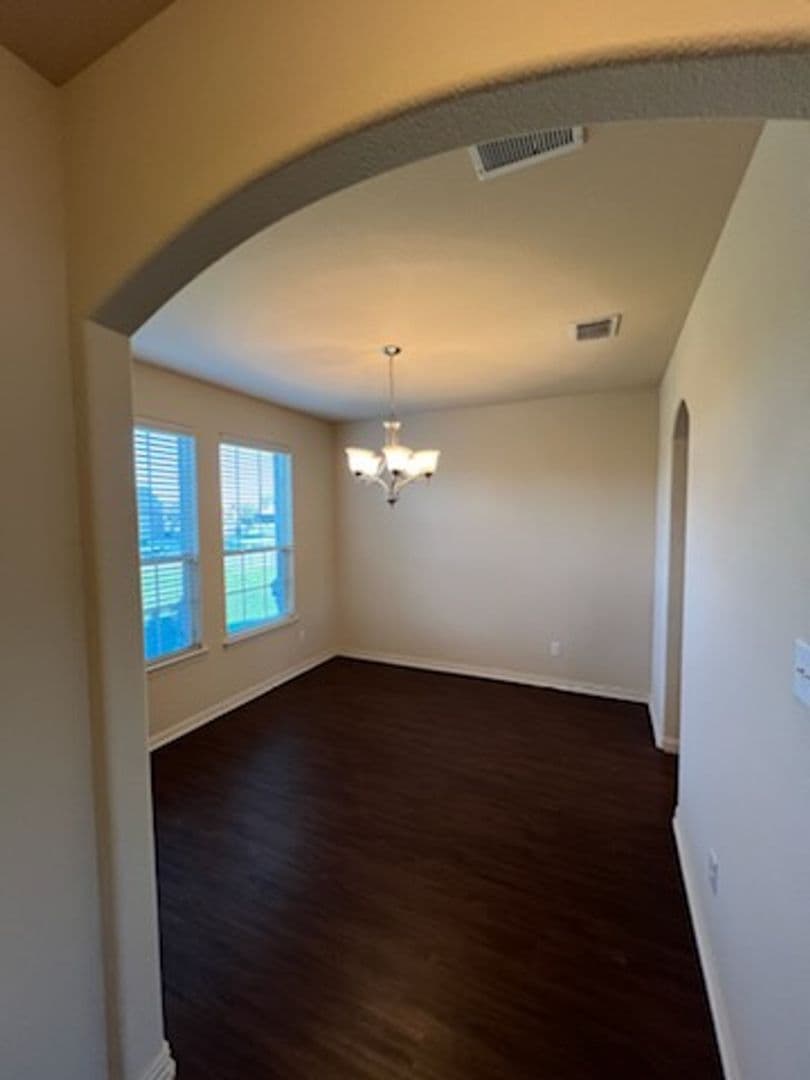 Forest Hill House: 3729 Caladium Ln,