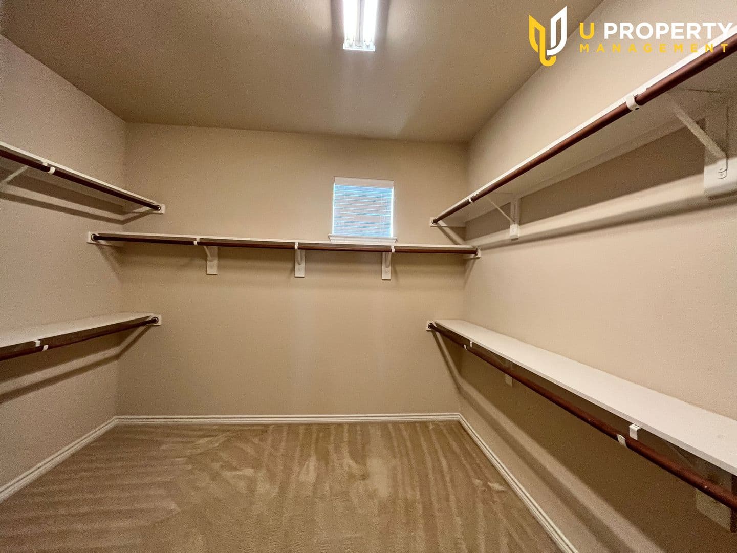 Addison House: 15831 Breedlove Pl