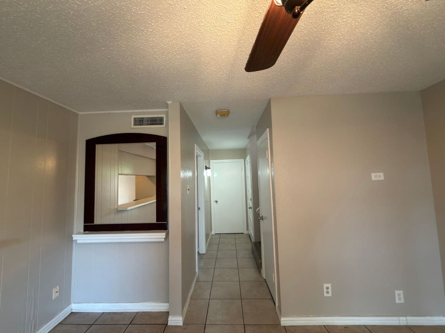 Garland House: 358 Valley Park Dr