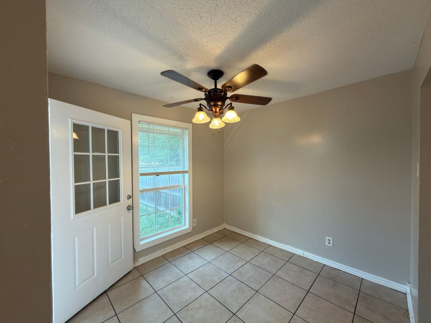 Garland House: 358 Valley Park Dr