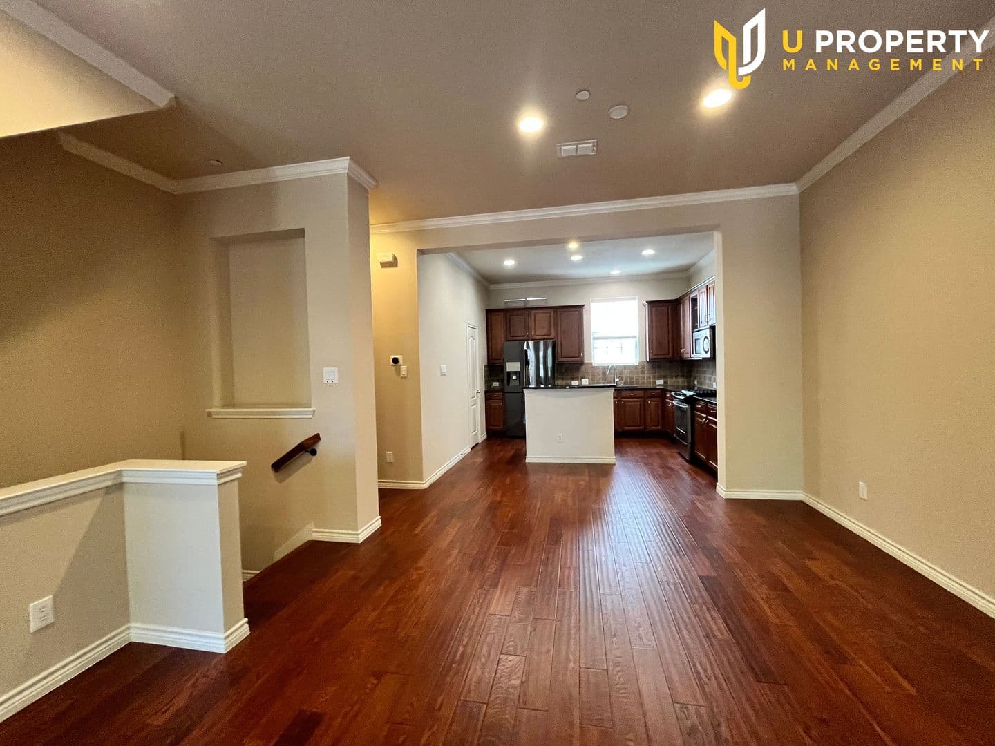 Addison House: 15831 Breedlove Pl