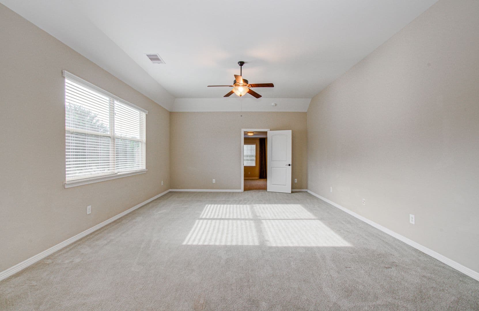 Sugarland House: 5711 Avon Landing Lane