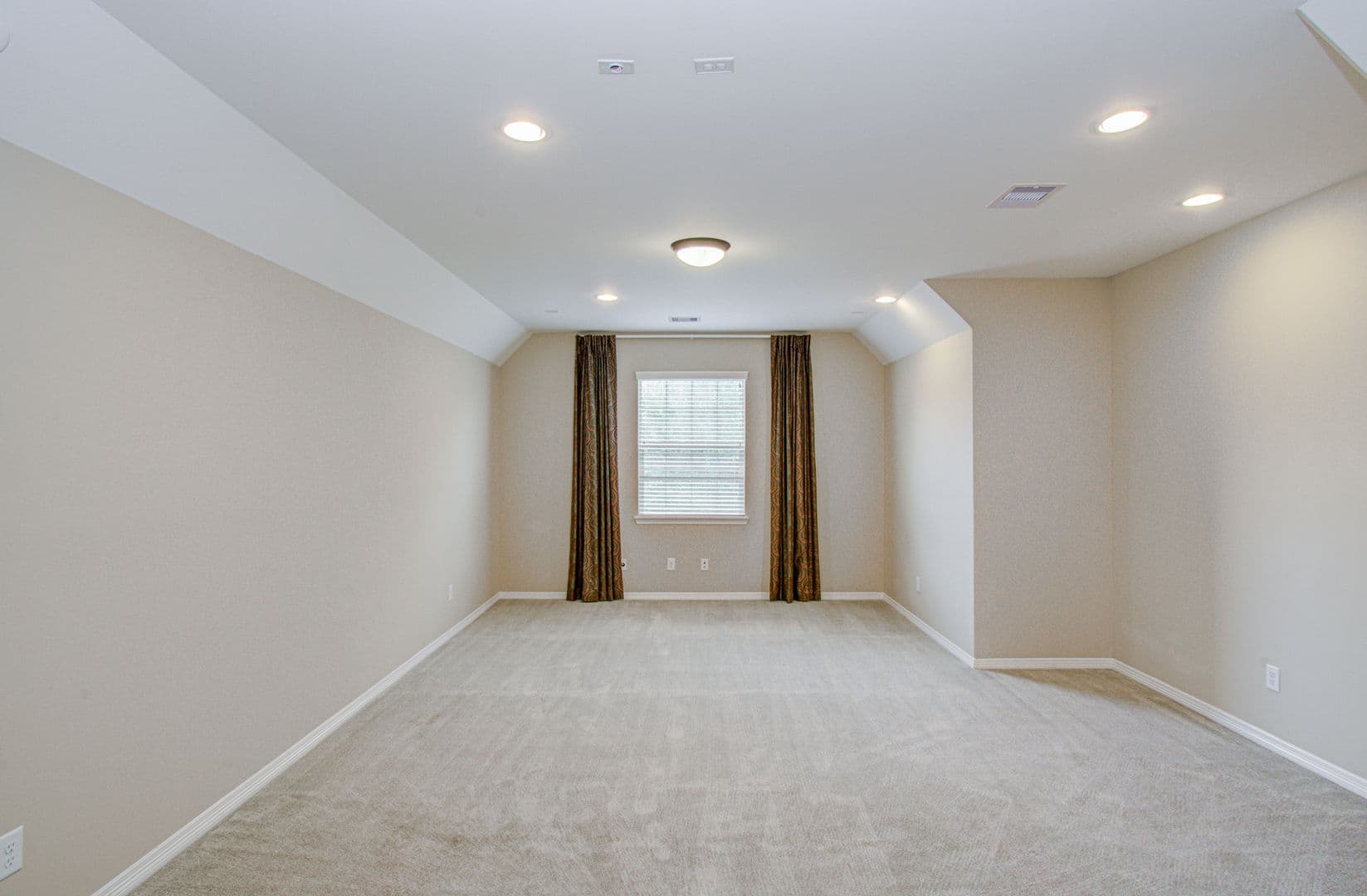 Sugarland House: 5711 Avon Landing Lane