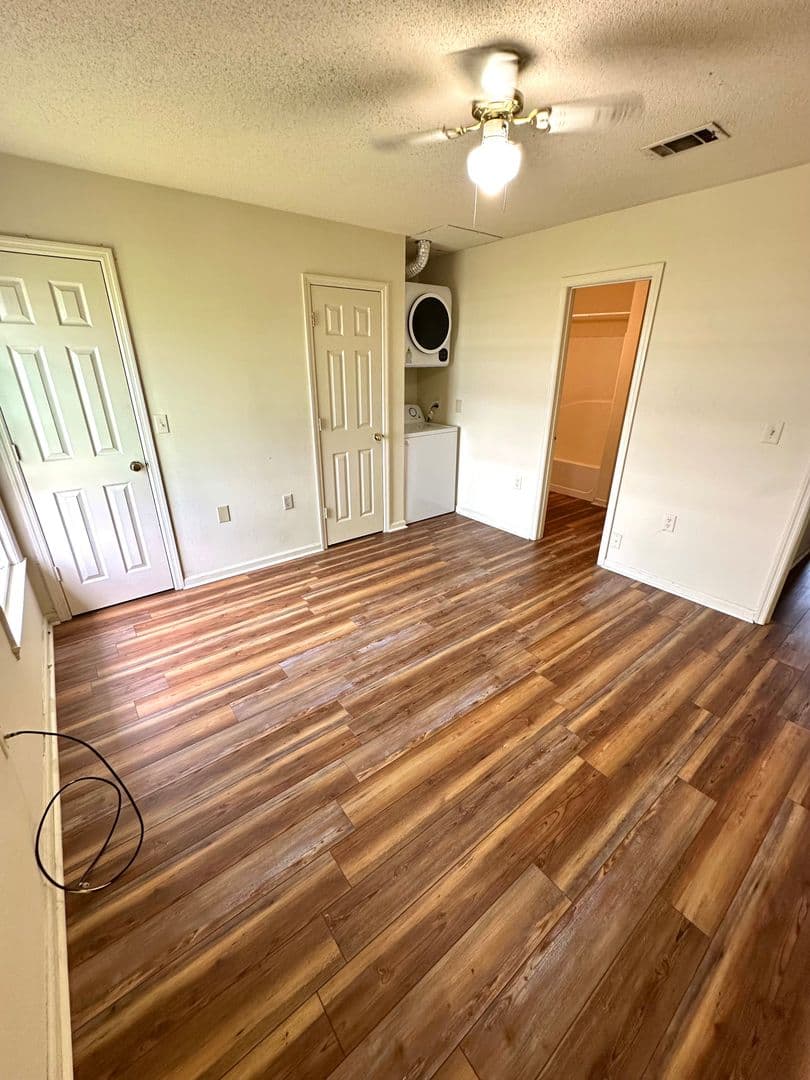 Statesboro Apartment: 232 Lanier Drive