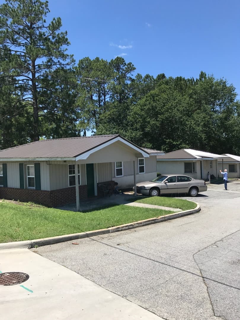 Statesboro Apartment: 817 S Main St