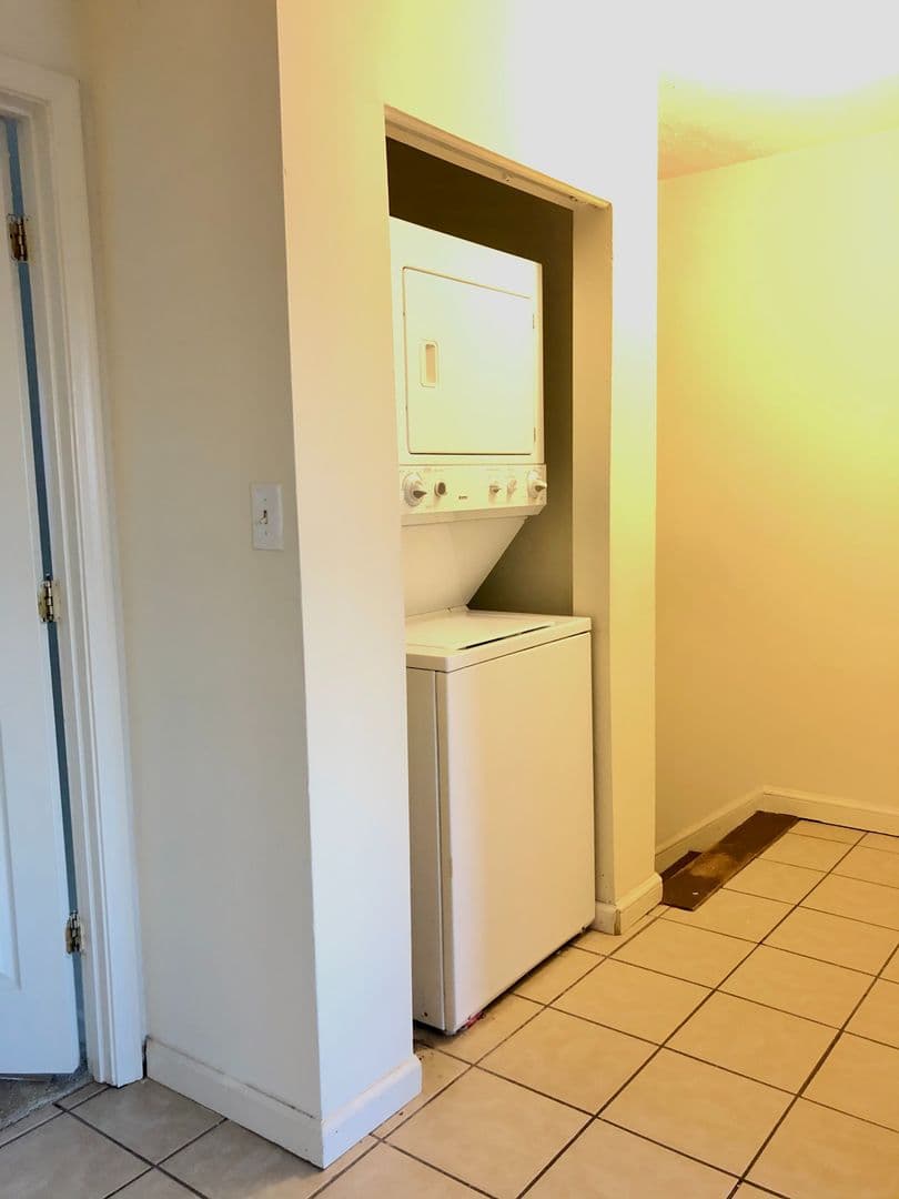 Statesboro Apartment: 1822 Chandler Rd