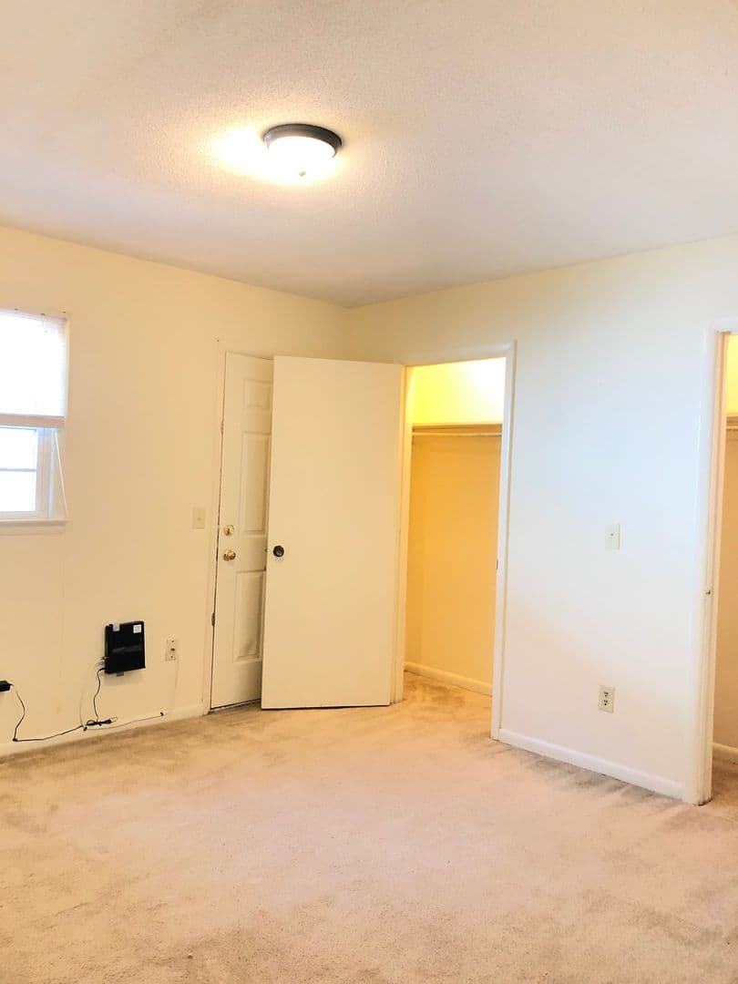 Statesboro Apartment: 400 Knight Dr