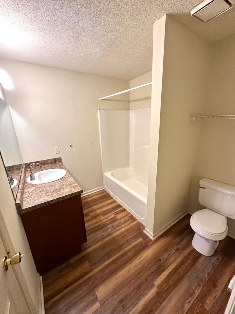 Statesboro Apartment: 232 Lanier Drive