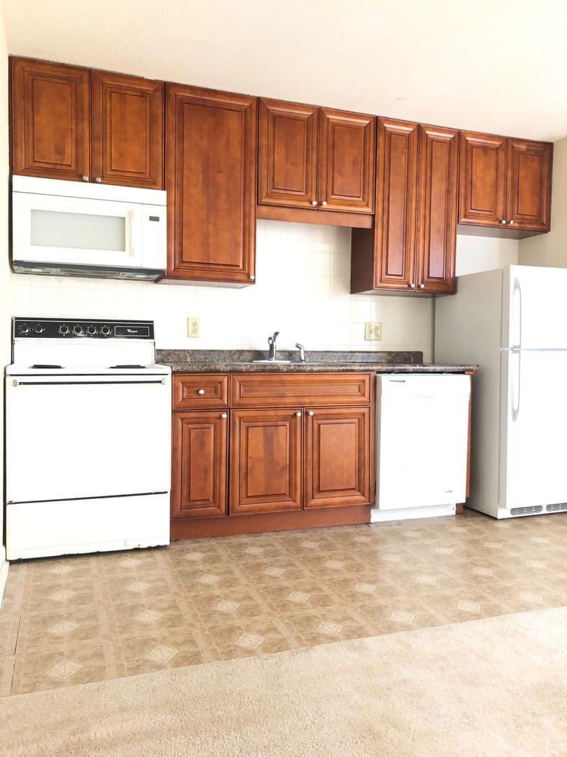 Statesboro Apartment: 400 Knight Dr