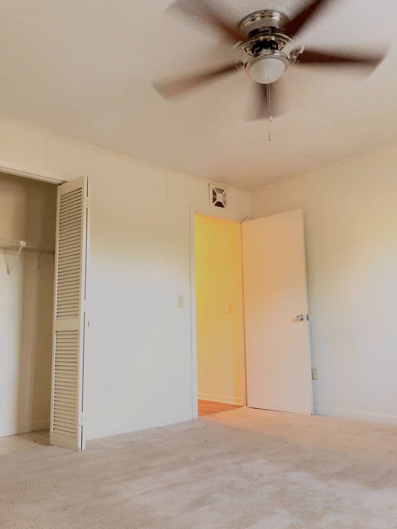 Statesboro Apartment: 223 Lanier Dr