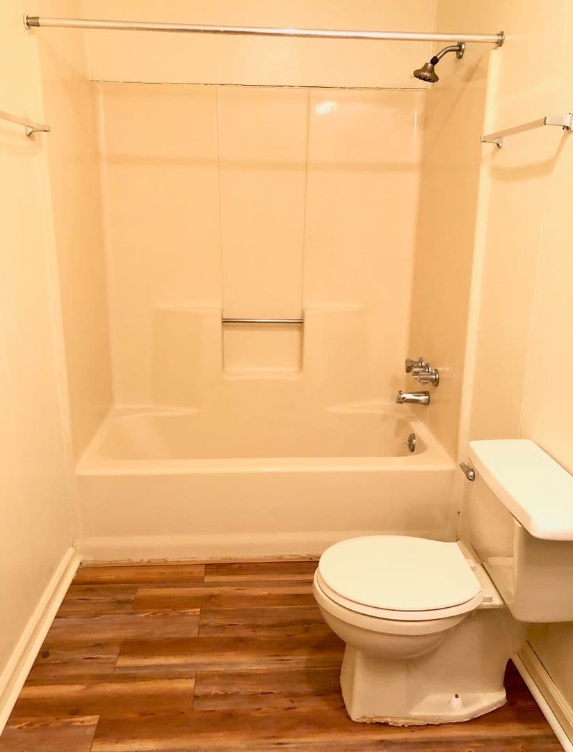 Statesboro Apartment: 223 Lanier Dr