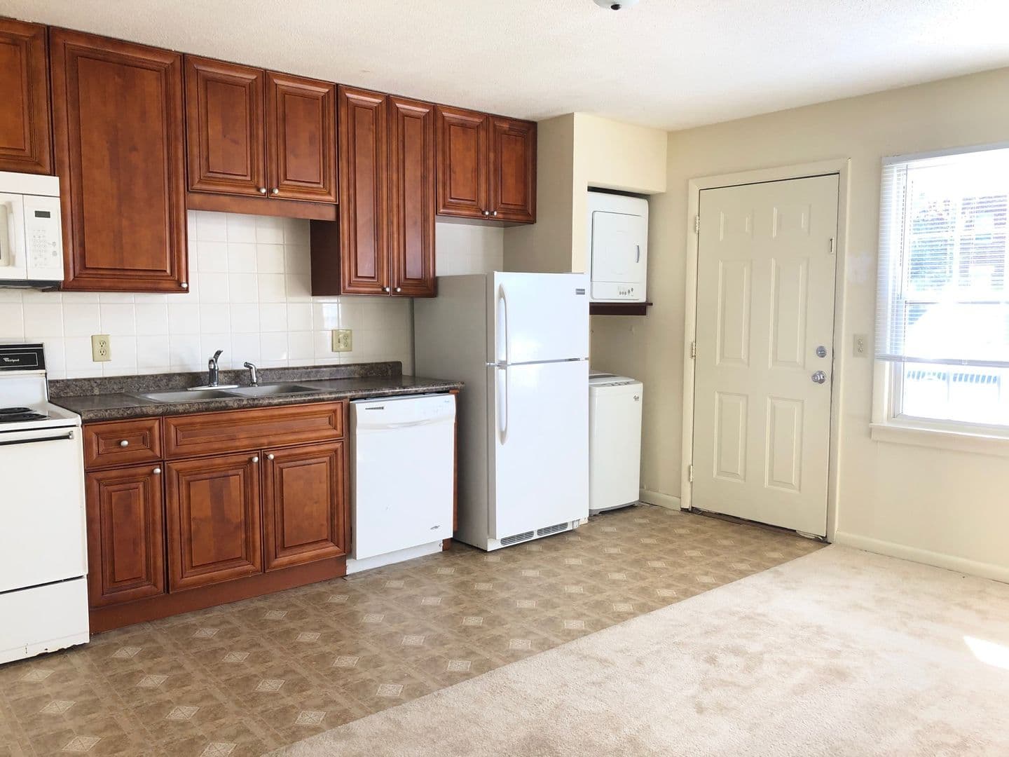 Statesboro Apartment: 400 Knight Dr
