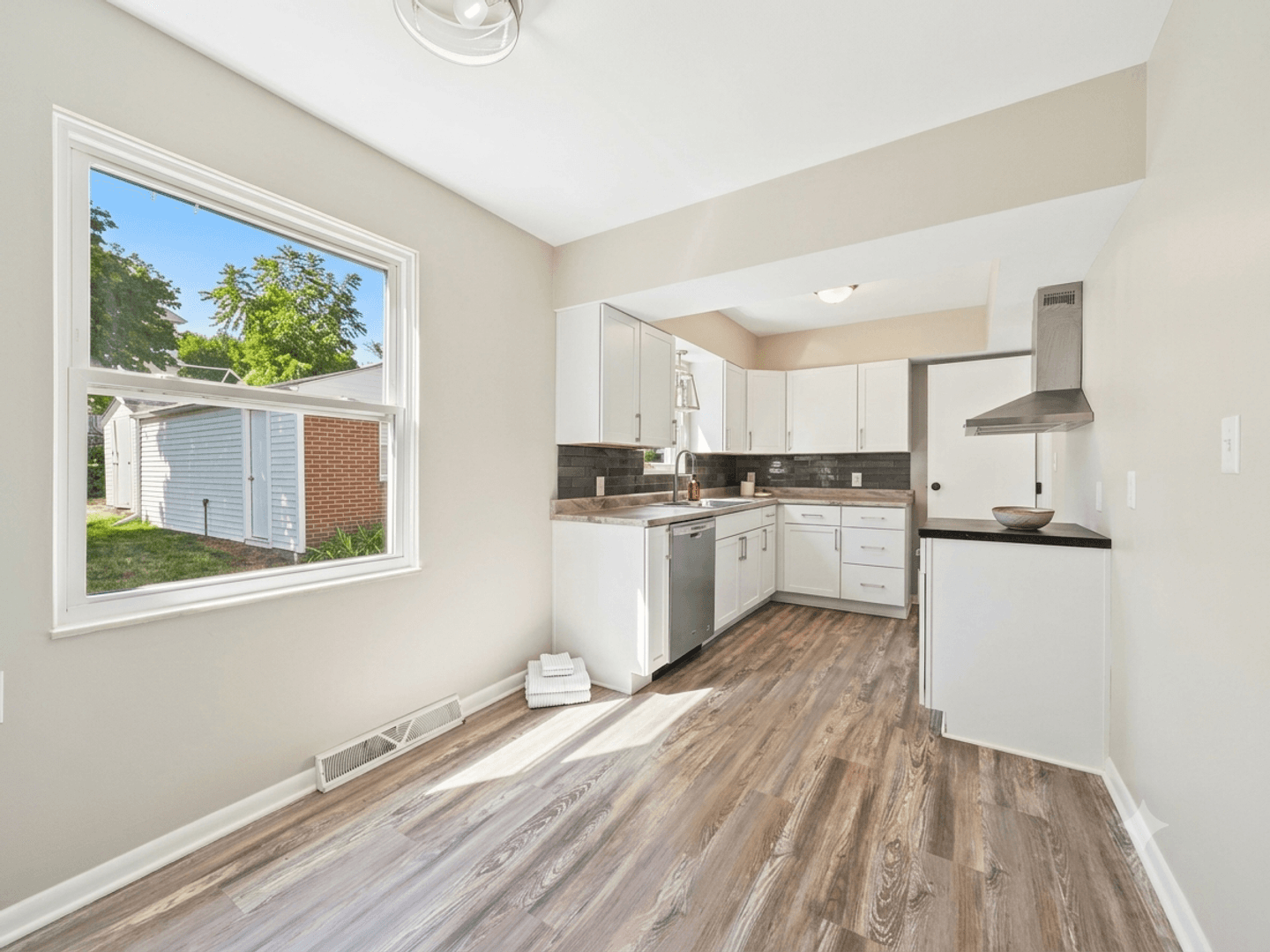 Akron House: 170 Akers Avenue