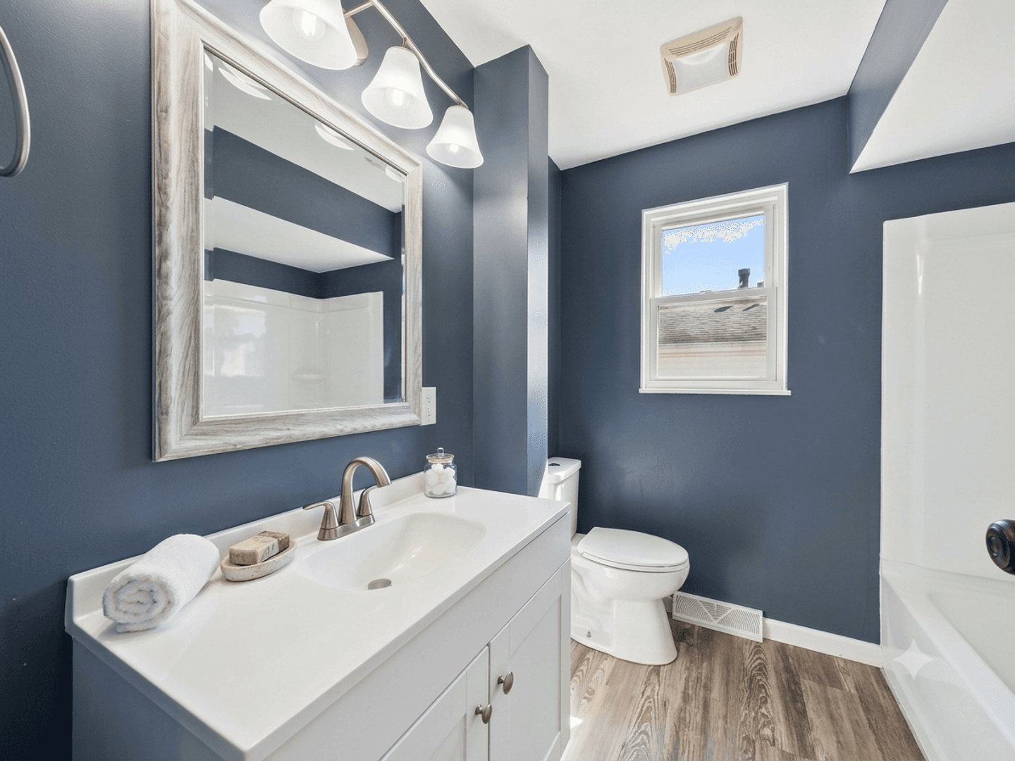 Akron House: 170 Akers Avenue