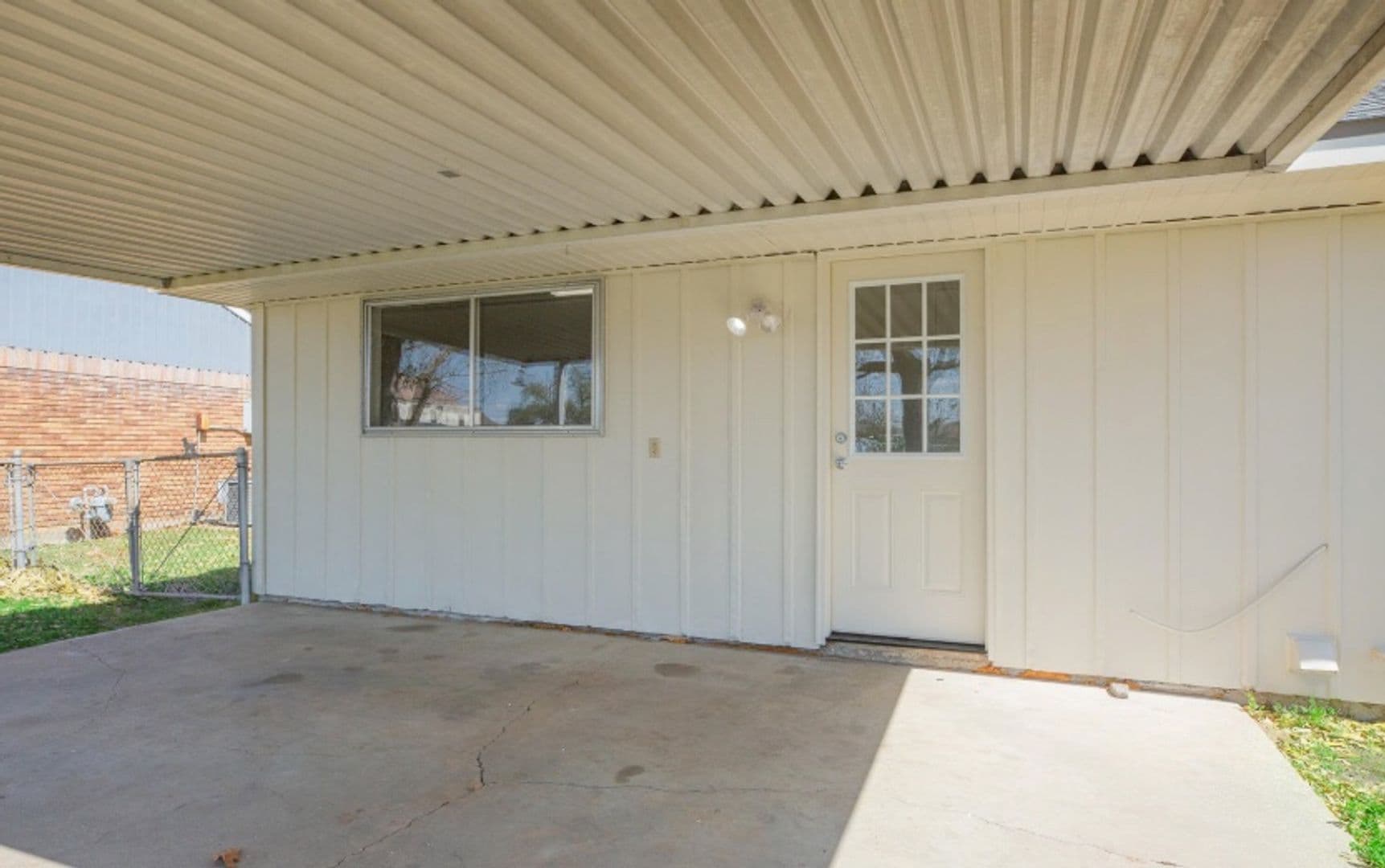 Lafayette House: 701 Churchill Drive