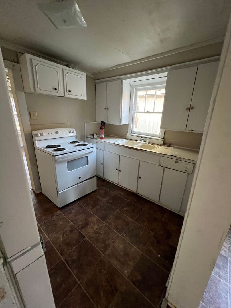 Lafayette House: 311 Short St