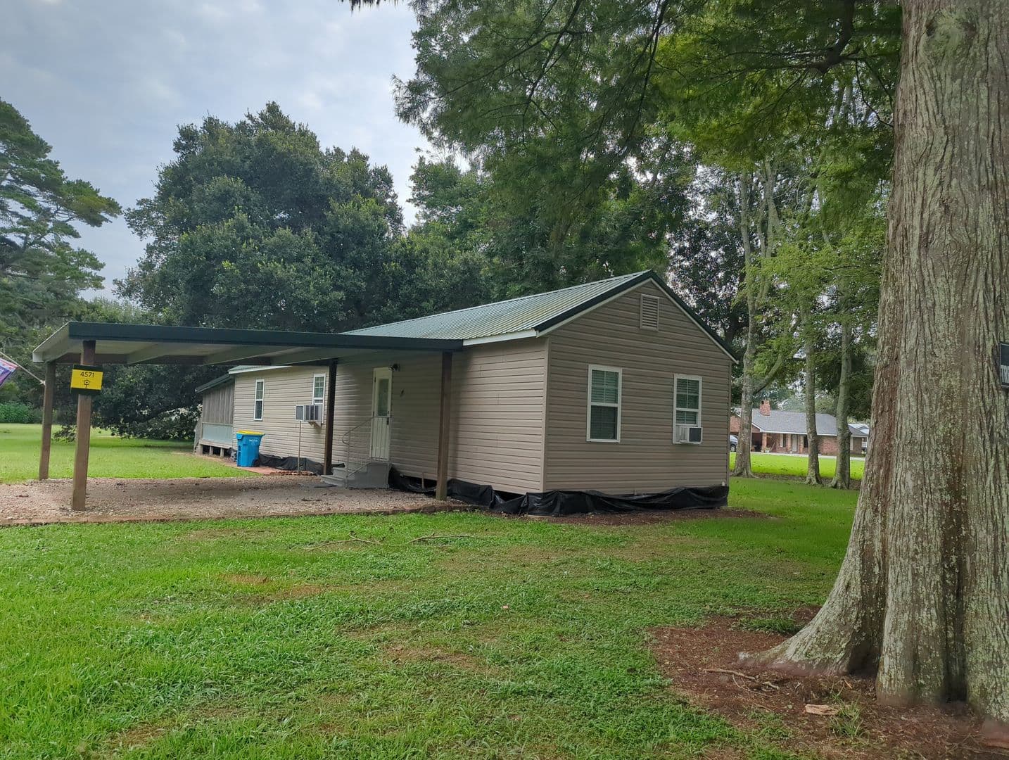 Saint Martinville House: 4571 Bridge Street HWY